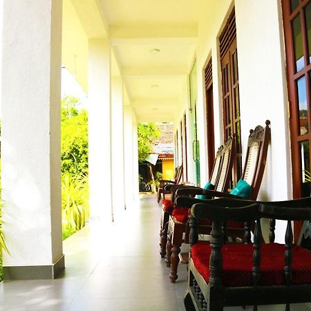 A&B Resort Negombo Kudapaduwa Екстер'єр фото