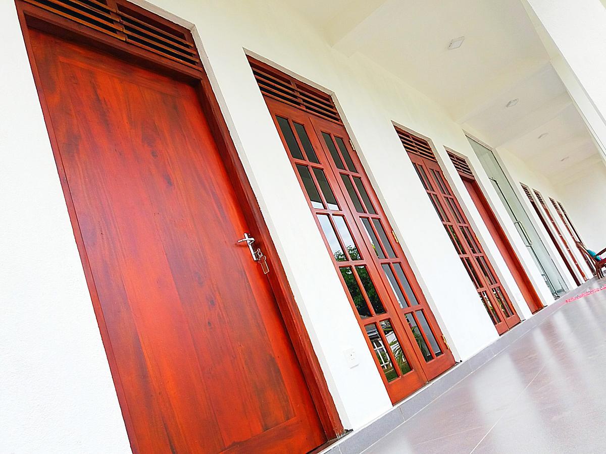 A&B Resort Negombo Kudapaduwa Екстер'єр фото