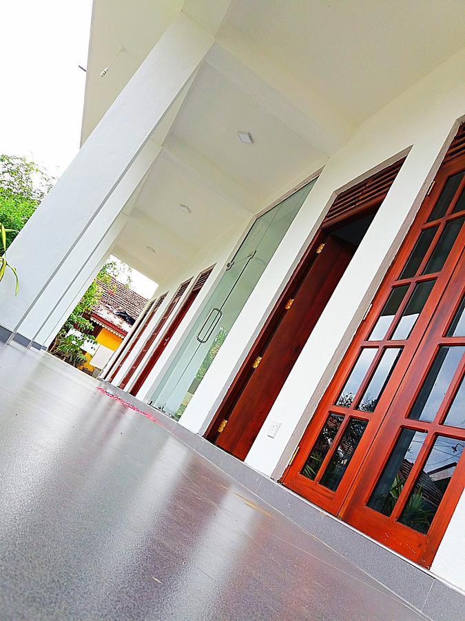 A&B Resort Negombo Kudapaduwa Екстер'єр фото