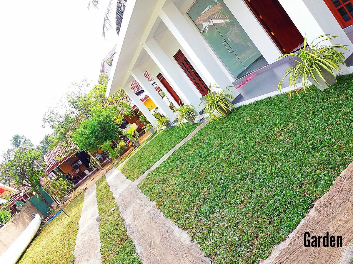 A&B Resort Negombo Kudapaduwa Екстер'єр фото