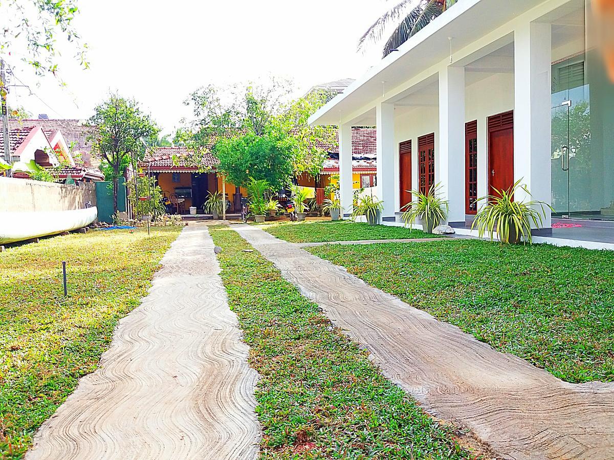 A&B Resort Negombo Kudapaduwa Екстер'єр фото