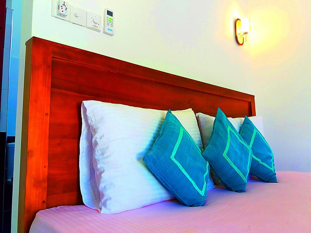 A&B Resort Negombo Kudapaduwa Екстер'єр фото