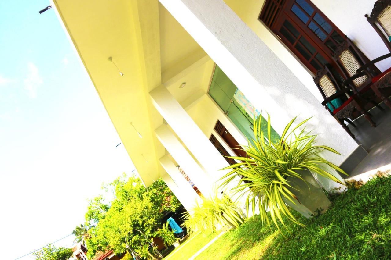 A&B Resort Negombo Kudapaduwa Екстер'єр фото