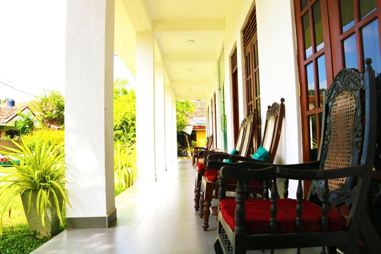 A&B Resort Negombo Kudapaduwa Екстер'єр фото