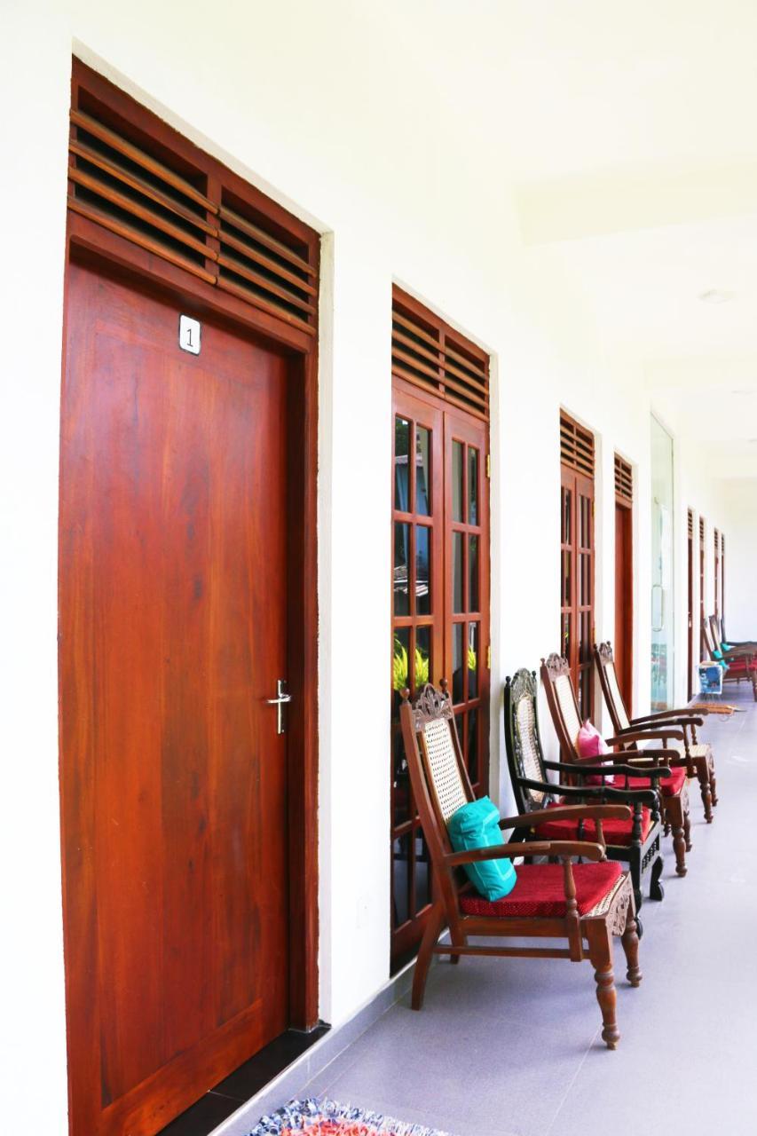 A&B Resort Negombo Kudapaduwa Екстер'єр фото