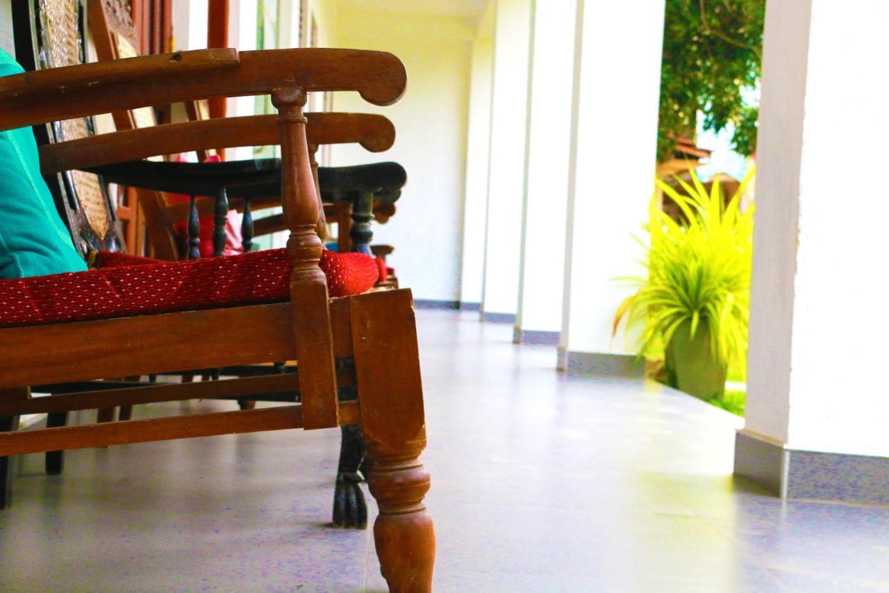 A&B Resort Negombo Kudapaduwa Екстер'єр фото
