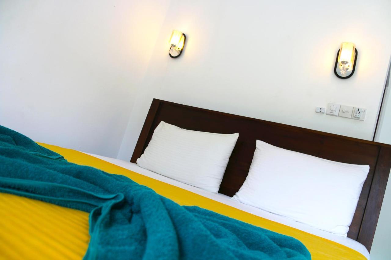 A&B Resort Negombo Kudapaduwa Екстер'єр фото