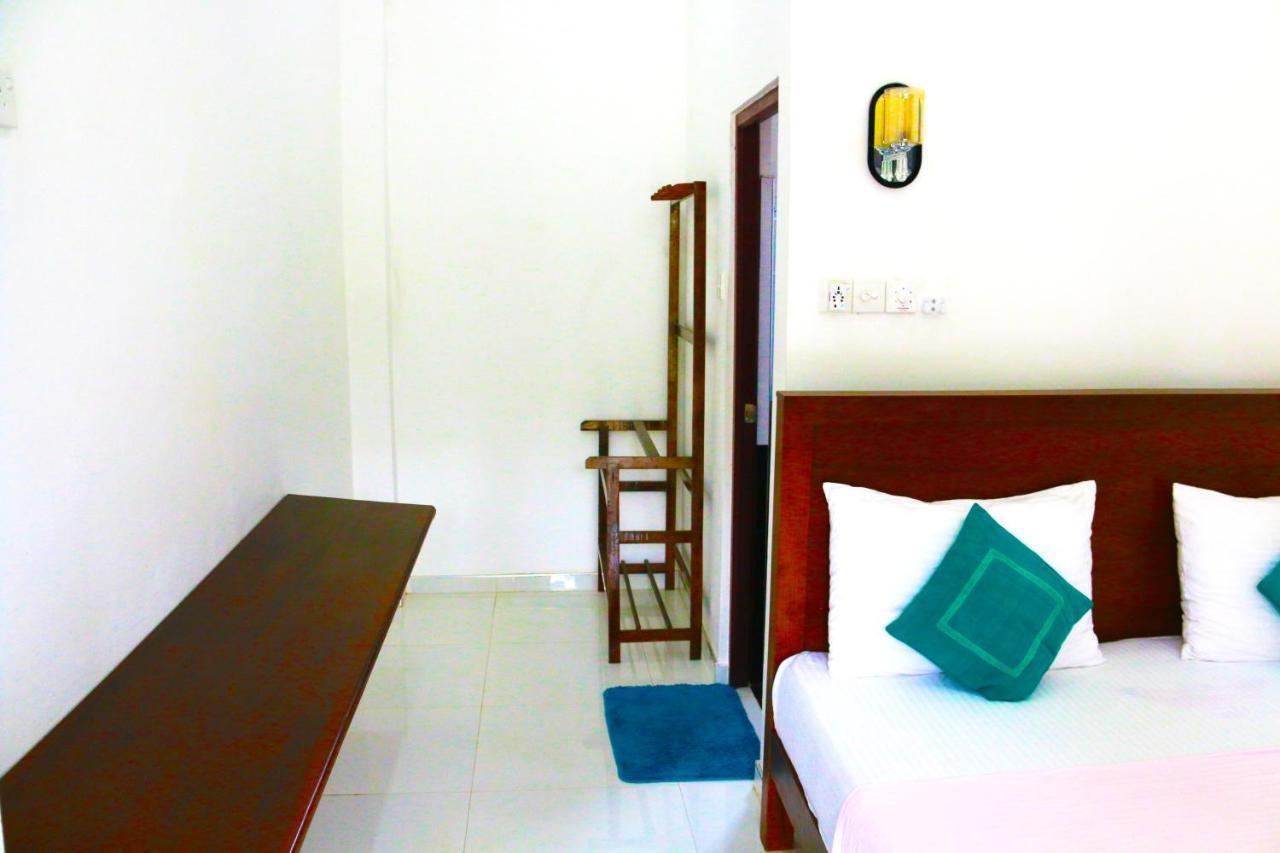 A&B Resort Negombo Kudapaduwa Екстер'єр фото